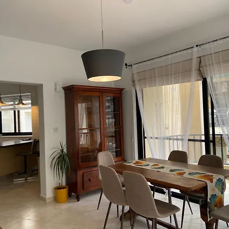 Elegant Sea View 3 Bed 2 Bath In Sliema With Parking Gżira