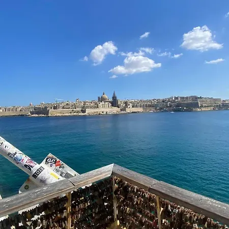 Apartment Elegant Sea View 3 Bed 2 Bath In Sliema With Parking Gzira